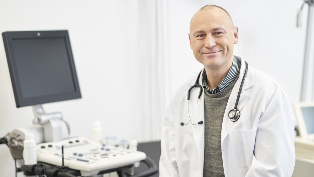 Dr. Thomas Heymanns in seinem Arbeitsumfeld. Dr. Thomas Heymanns in seinem Arbeitsumfeld.