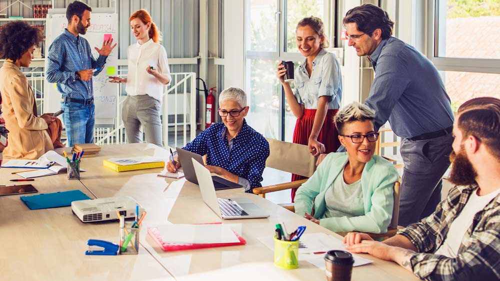 Ein Team bei einem Meeting. Ein Team bei einem Meeting.
