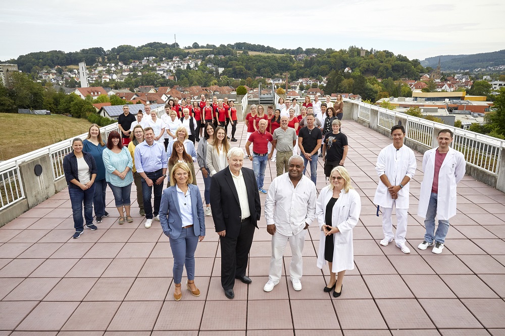 Das gesamte Team der Knappschafts-Klinik Bad Soden freut sich auf Sie. Das gesamte Team der Knappschafts-Klinik Bad Soden freut sich auf Sie.