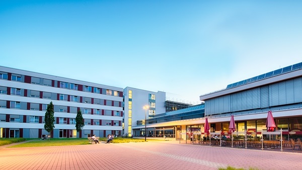 Die moderne Reha-Klinik am Berger See in Gelsenkirchen. Die moderne Reha-Klinik am Berger See in Gelsenkirchen.