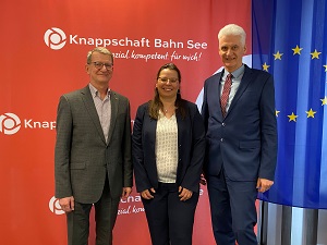 Im Bild v.l.n.r.: Andreas Gülker, Wenke Saschowa und Dr. Rolf Schmachtenberg. Foto: KBS Im Bild v.l.n.r.: Andreas Gülker, Wenke Saschowa und Dr. Rolf Schmachtenberg. Foto: KBS