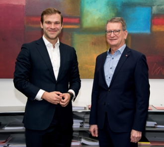 Im Bild v.l.n.r.: Dr. Tobias Cremer, Mitglied des Europäischen Parlaments; Andreas Gülker, Mitglied der Geschäftsführung der Deutschen Rentenversicherung Knappschaft-Bahn-See (KBS) Foto: KBS/Melanie Garbas Im Bild v.l.n.r.: Dr. Tobias Cremer, Mitglied des Europäischen Parlaments; Andreas Gülker, Mitglied der Geschäftsführung der Deutschen Rentenversicherung Knappschaft-Bahn-See (KBS) Foto: KBS/Melanie Garbas