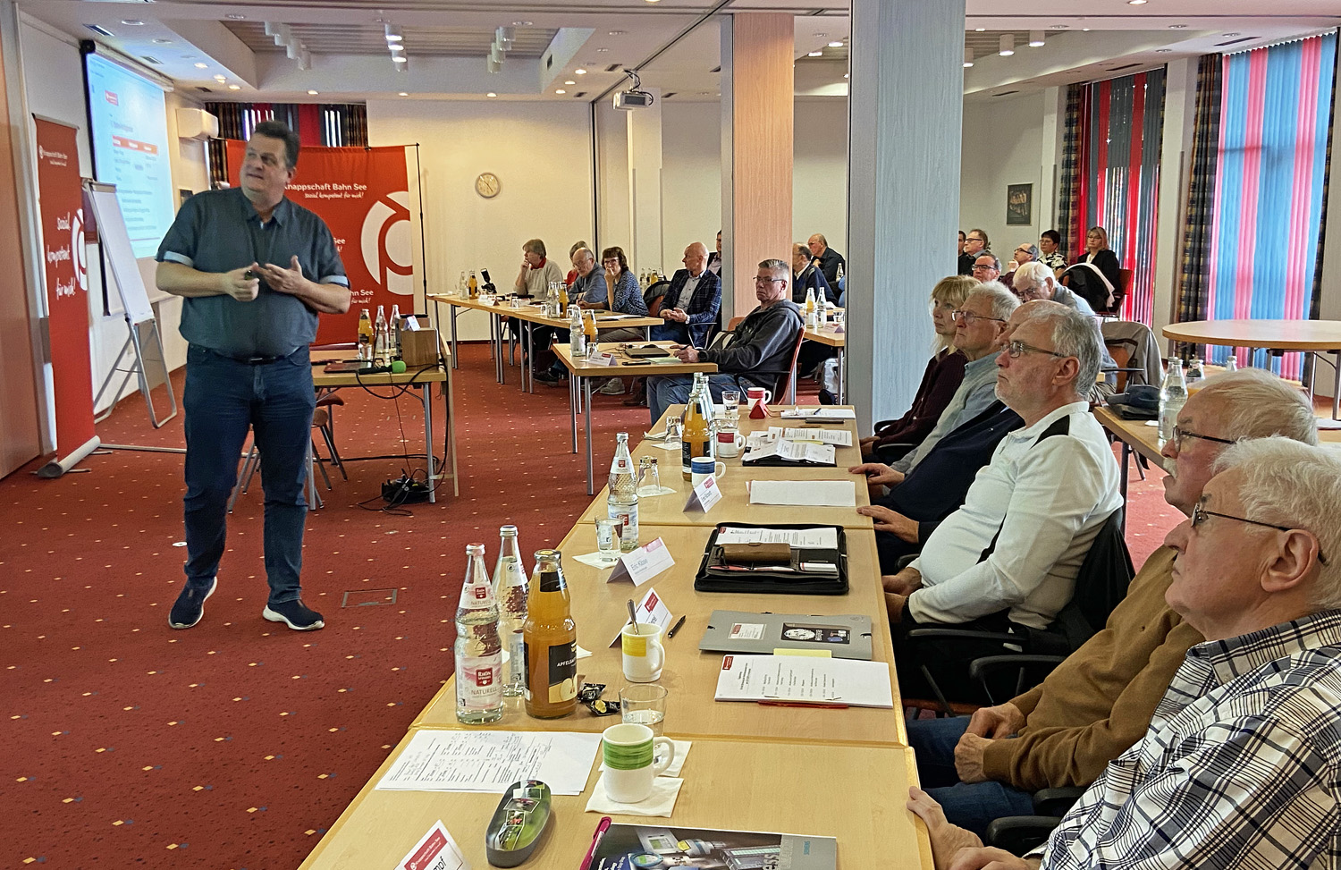 Frank Flemmig bei der Fortbildungsveranstaltung in Hohenroda Frank Flemmig bei der Fortbildungsveranstaltung in Hohenroda