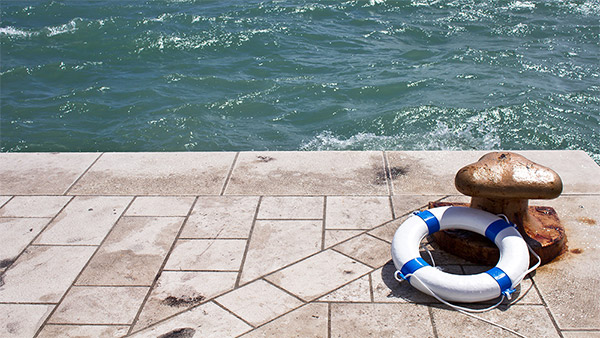 A lifebelt at the sea A lifebelt at the sea